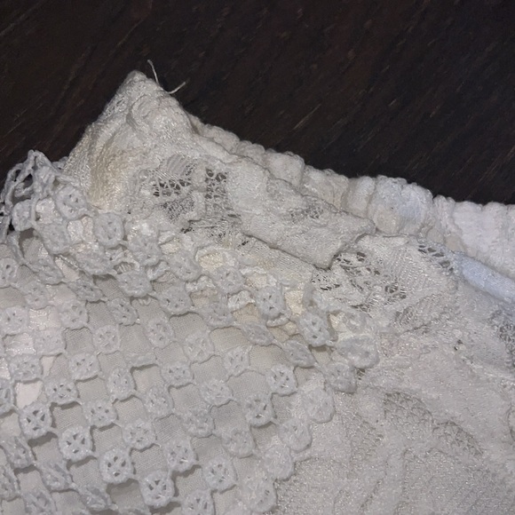 LF White Lace Shorts Size XS - Picture 6 of 8